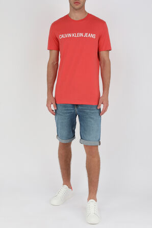 חולצת טי עם שם המותג בגוון אדום CALVIN KLEIN